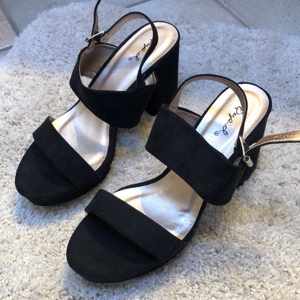 Qupid brand black block heeled strappy sandals, 8 1/2